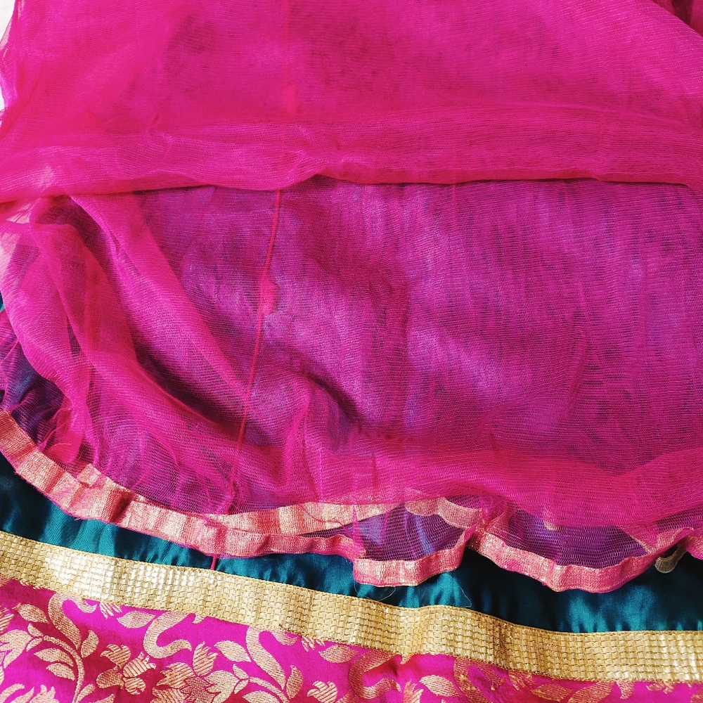 Silk suit - Picture 9 of 10